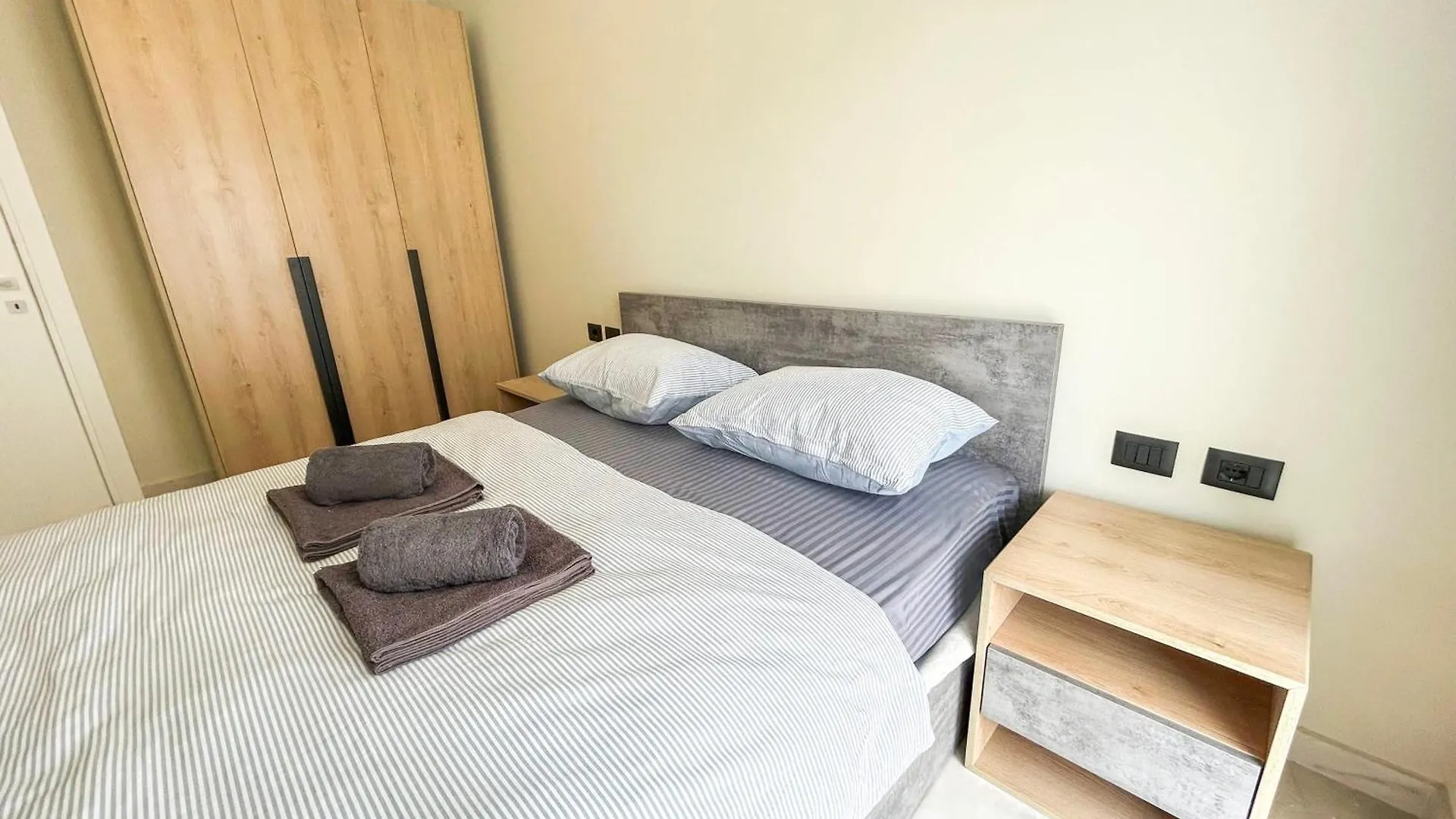 1 Bedroom 1119 Golem  Apartment